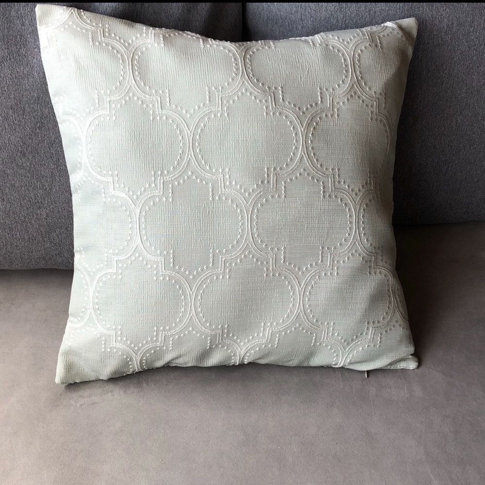 Cushion Cover 18” X 18” ~ Soft Mint Green ~ Brand New
